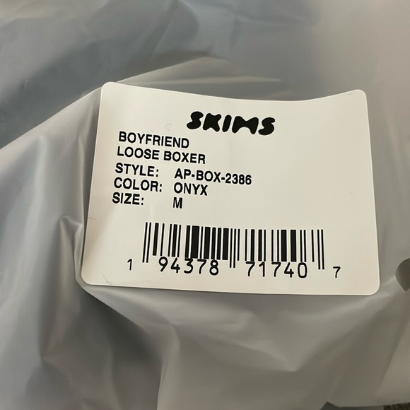 NWT Skims Boyfriend Loose Boxer Shorts Onyx Size M - Picture 5 of 6